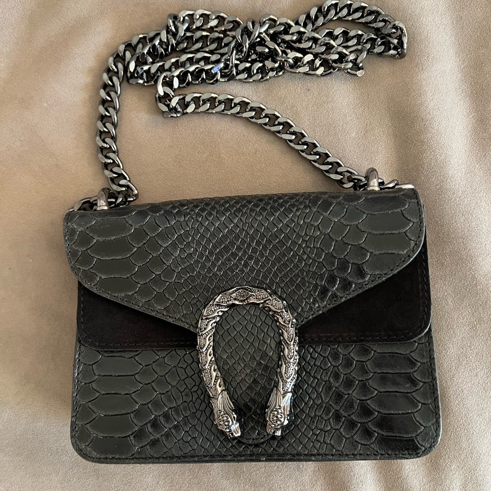 Elegant Black Snake-Embossed Women's Bag